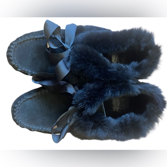 Tory Burch Aberdeen Suede Shearling
Bow Logo Slippers Black - Picture 3 of 3